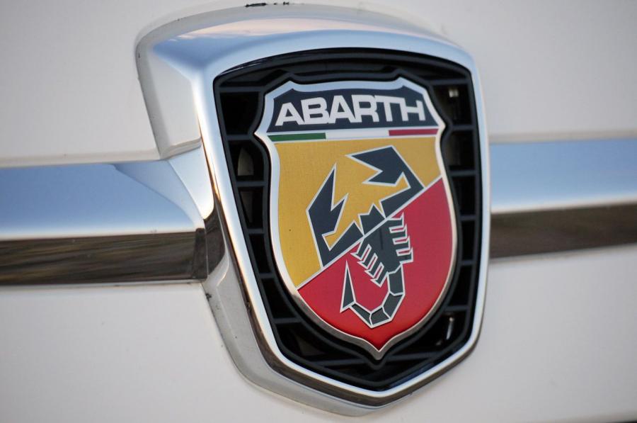  Fiat 500 Abarth 2012 года  (фото 42 из 121)